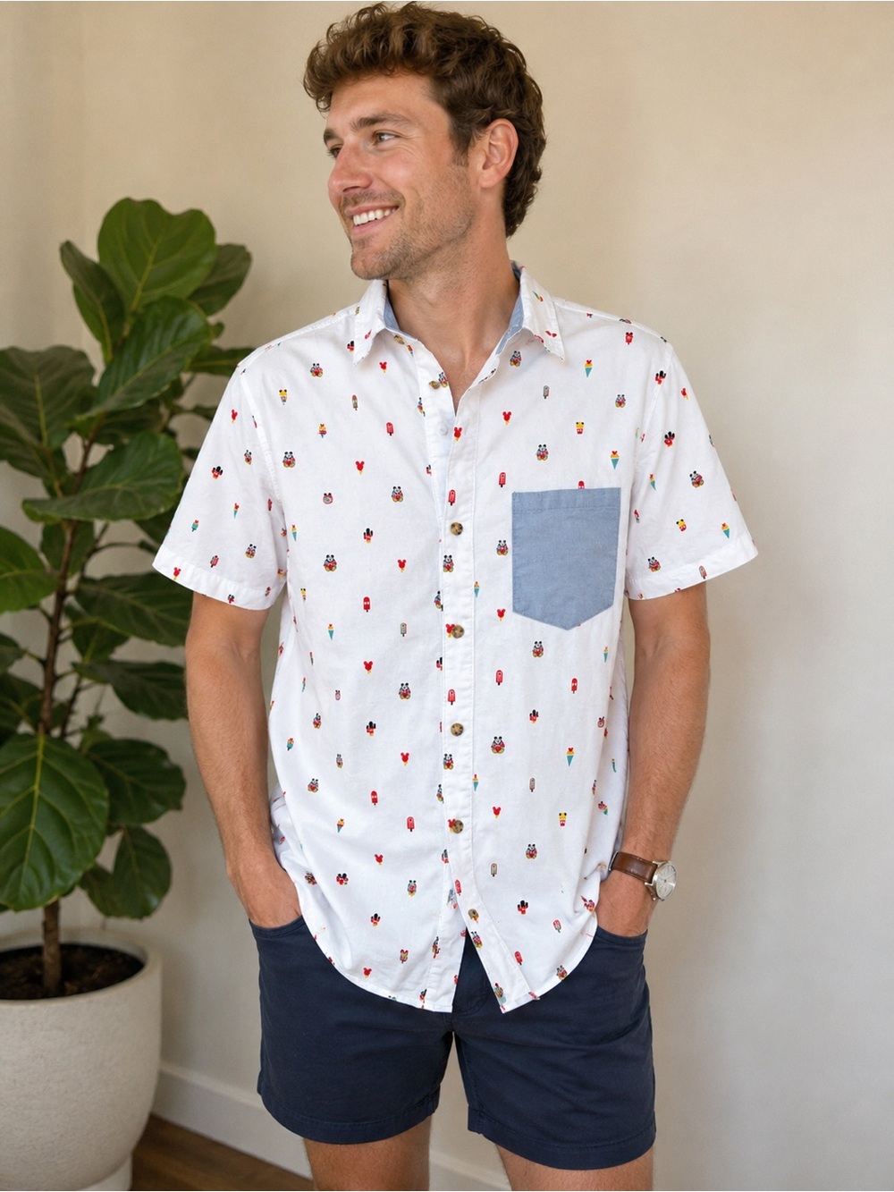 Disney Mickey Mouse Men’s Button Down Shirt Novelty Print Short Sleeve Size S